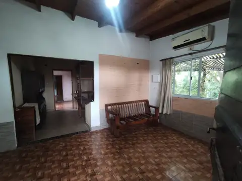 CASA EN VENTA EN ANGEL ETCHEVERRY LOTE 20 X 40