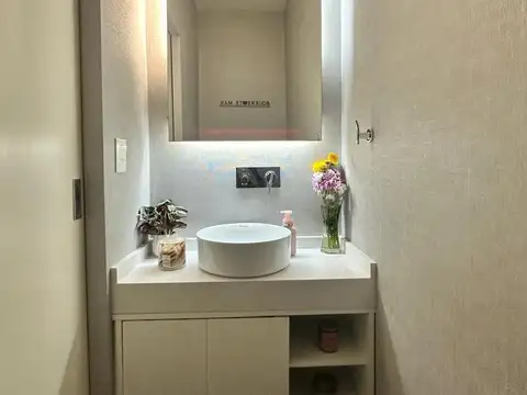 Casa 4 ambientes con 3 baños