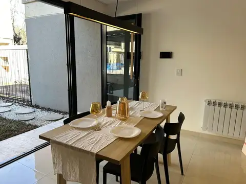 Triplex de 2 dormitoriosen Town Houses Green, en Fisherton