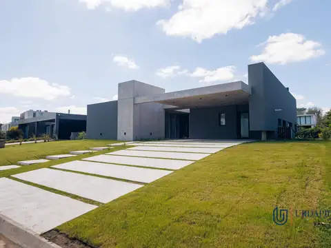 Casa en venta en La Calesa - Pilara -  URDAPILLETA PROPIEDADES