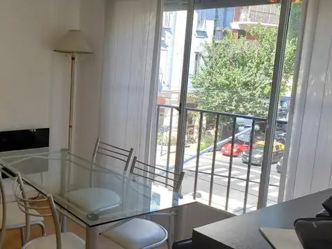 2 amb. calle bcón.Fces. amoblado.2º piso x escal.