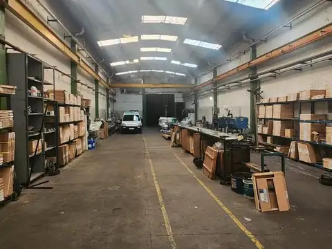 Depósito en Venta de 680m2 cub en Ramos Mejia