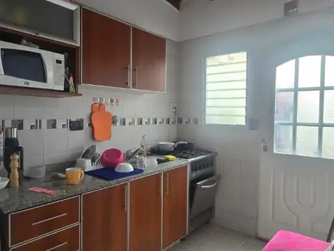 Lote con 3 Deptos/3 Ambientes en Venta/Renta Activa/256mts2