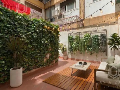 Venta departamento dos ambientes con patio y escritorio en Retiro