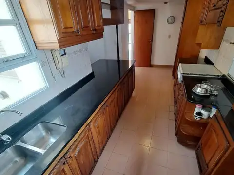 Departamento 4 ambientes con 2 baños