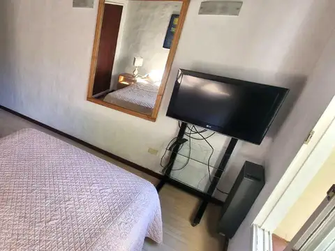 Casa en Alquiler con 3 cocheras