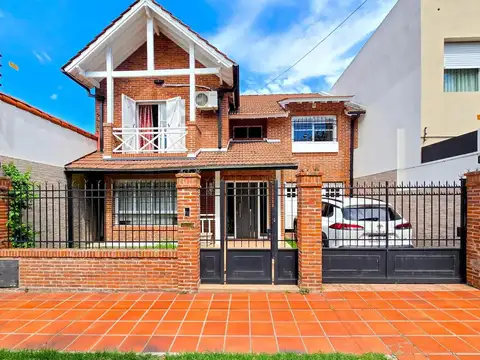 VILLA SARMIENTO. RIVERA INDARTE 200. CASA/CHALET 5 AMB. 3 COCHERAS Y JARDIN