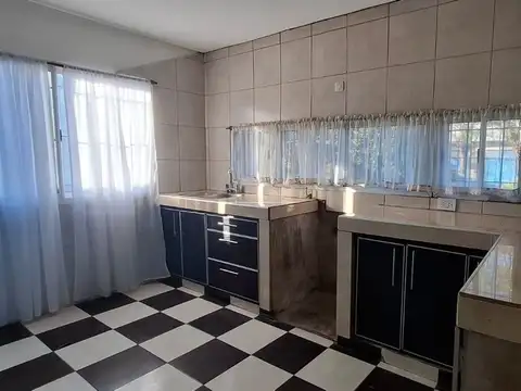 VENTA CASA 3 AMBIENTES QUINCHO PARQUE