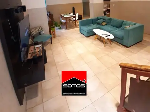 Casa 4 ambientes con 2 baños