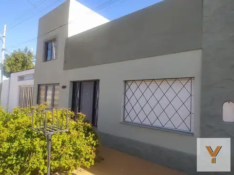 Casa en venta - 1 Dormitorio 2 Baños - Cochera - 250Mts2 - Olavarría