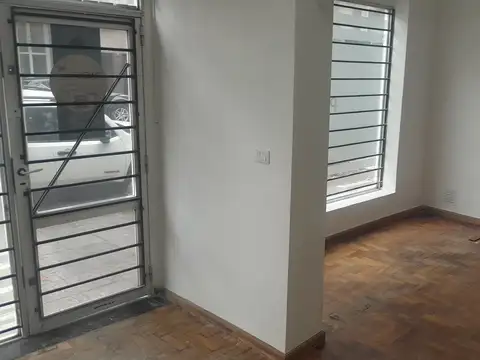Local en Alquiler en Villa del Parque, $ 1.300.000