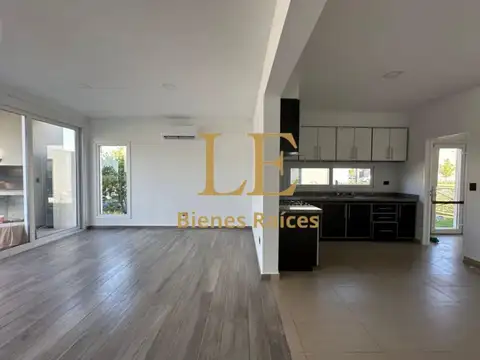 Casa en Alquiler de 4 dormitorios