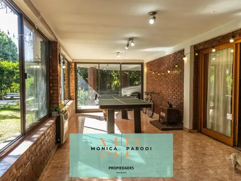 Casa en Venta con 4 cocheras