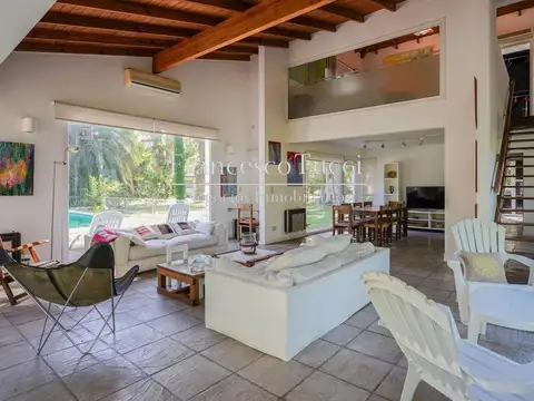 Casa en Venta al Oeste
