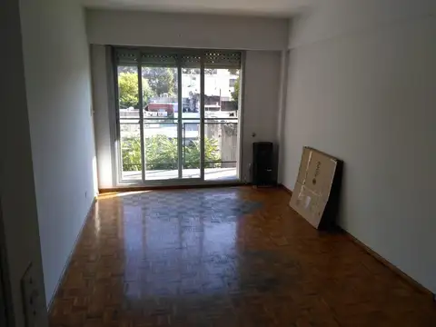 Excelente depto 2 amb al contrafrente!