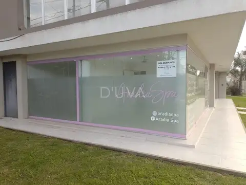 calle 45 esquina 4  Villa Elisa 1200