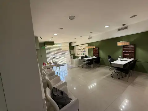 Importante local en Alquiler en Campana