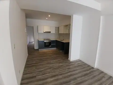 Avda. Fdco. Lacroze 3300