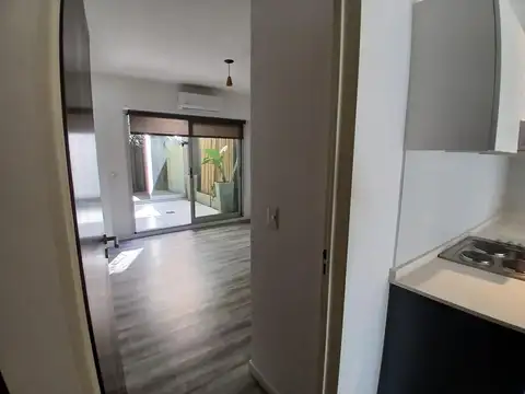 2 AMB. AL FRENTE CON ESCRITORIO EN EDIFICIO MODERNO!