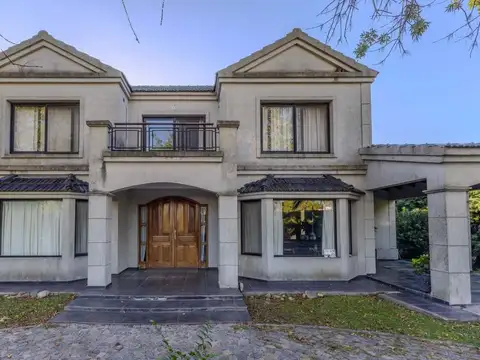 VENTA CASA 4 AMBIENTES VILLAGE DEL PARQUE