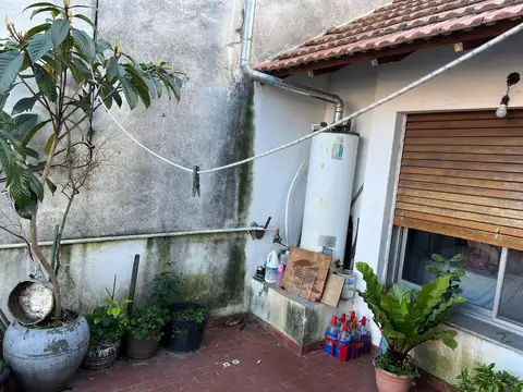 Casa 9 ambientes con 3 baños