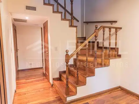 Casa 5 ambientes con 3 baños