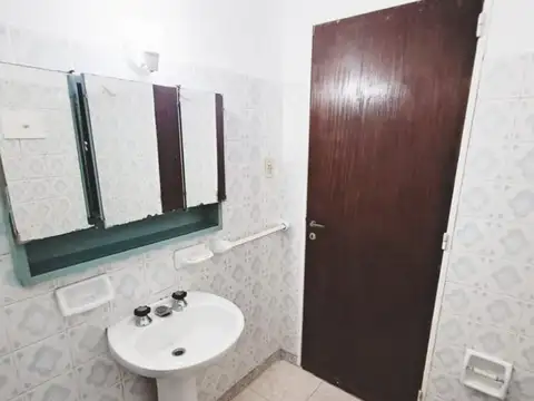 Casa Interna de 2 Dormitorios, 2 plantas! en PH.