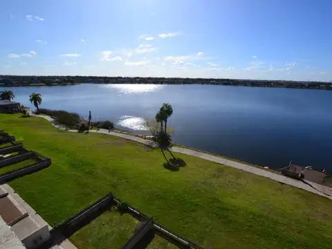 Venta departamento 2 amb al lago Vila Vela cochera
