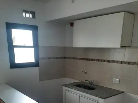 Departamento en Alquiler en Lomas del Mirador, $ 490.000