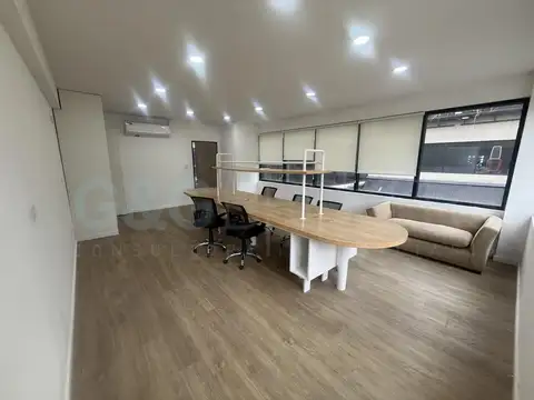 Oficina en Alquiler en Barrio Parque Leloir, $ 980.000