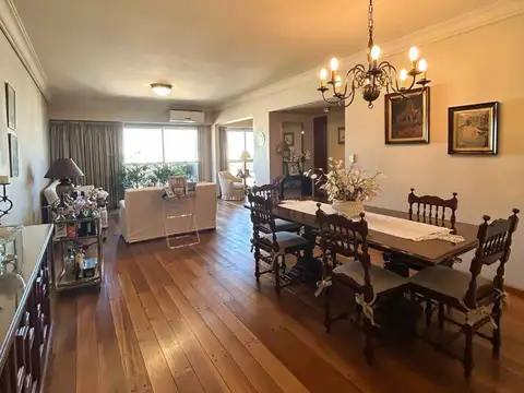 VENTA de departamento de 4 ambientes en Flores