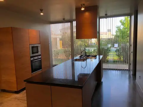 Casa en Alquiler en San Sebastián, USD 2.600