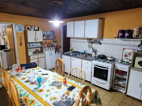 SE VENDE GALPON y DEPTO en PH