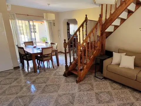Depto Tipo Casa en Venta con 1 cocheras