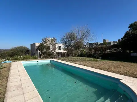 BARRIO CERRADO - CASA CATEGORIA 3 DORM PILETA- VILLA ALLENDE