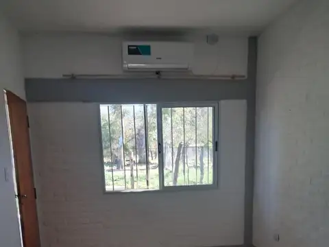 Casa en Alquiler con 1 cochera