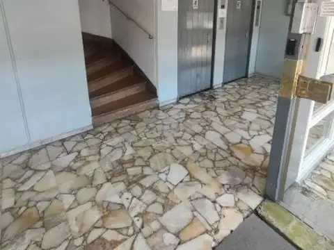 Abraham Luppi 974 , Piso 12