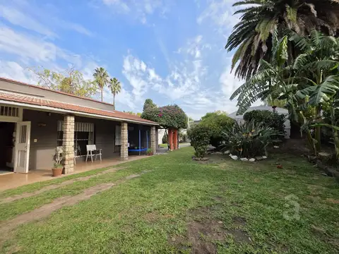 Casa en Venta con 5 cocheras
