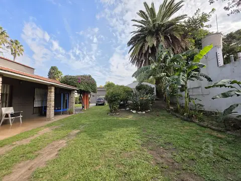 Casa en Venta con 5 cocheras