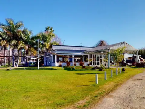 Casa 15 ambientes con 2 baños