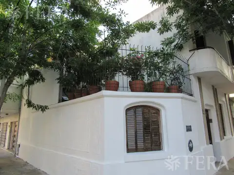 Casa 6 ambientes con 2 baños