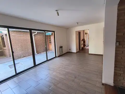 Casa 11 ambientes con 3 baños