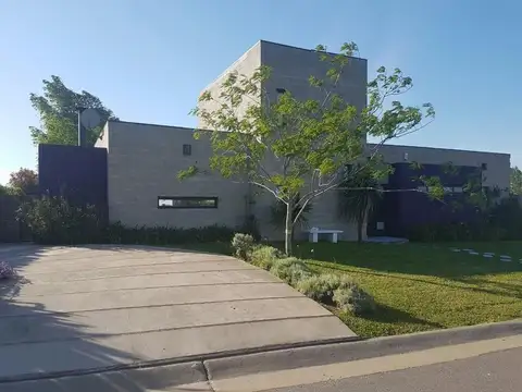 CASA EN SAN SEBASTIAN C.C