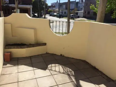 Depto Tipo Casa en Venta con 1 cocheras