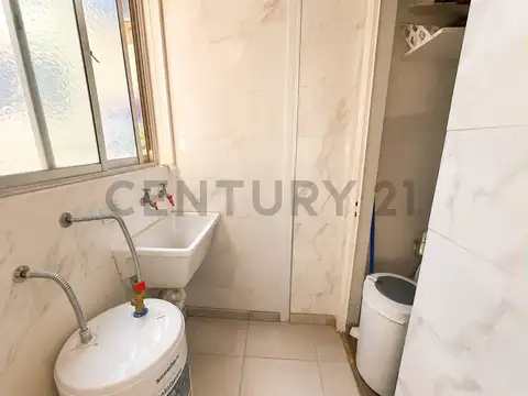 Venta Departamento 4 Ambientes con Balcón Corrido, Dependencia y Cocina Reciclada en Palermo  Acepta