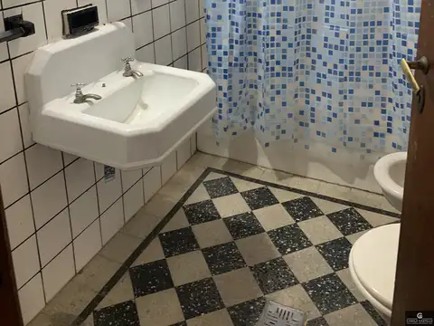Depto Tipo Casa en Venta 40 años