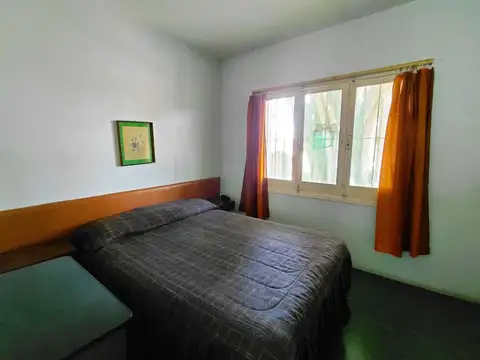 CASA ESQUINA 2 DORM. GARAGE Y FONDO  CERCADO