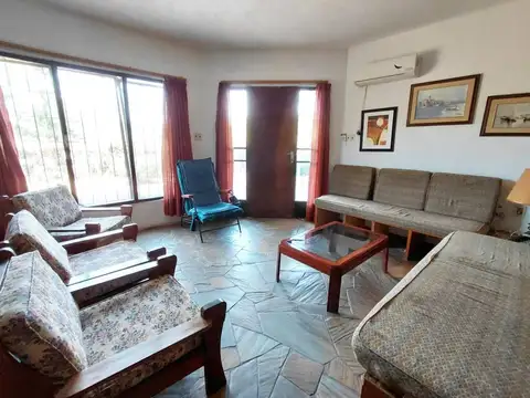 Casa en Alquiler con 1 cochera