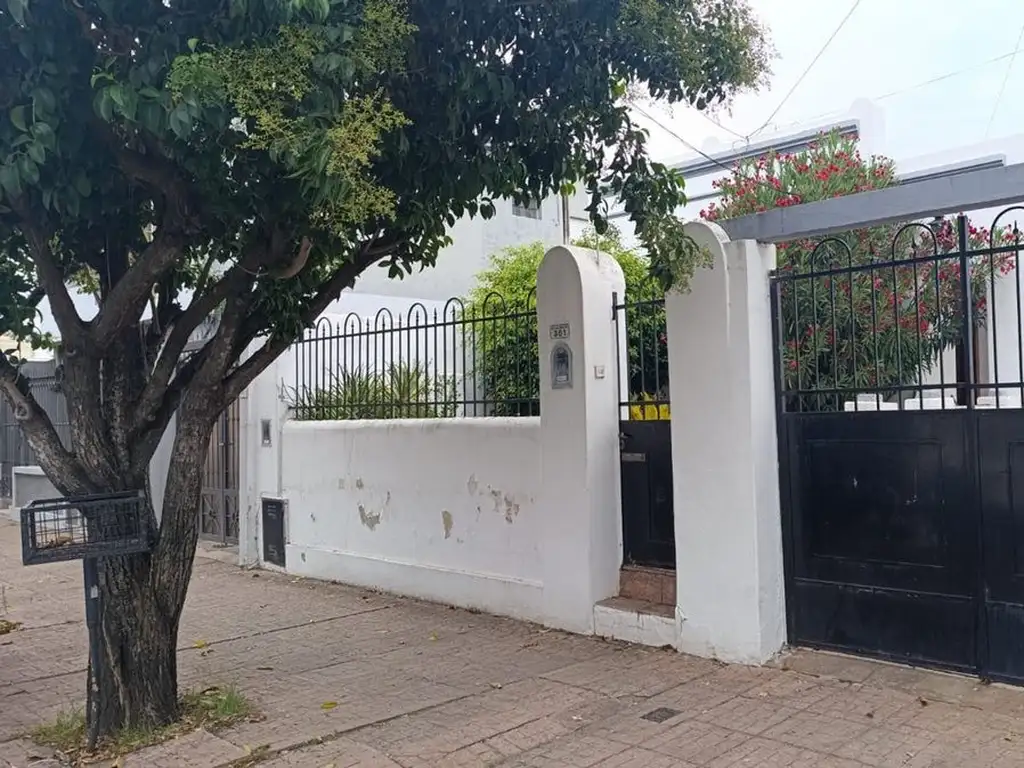 25 de Mayo 300