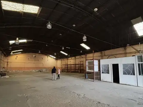 NEUQUÉN CAPITAL CENTRO  - GALPON EN ALQUILER 800 M2